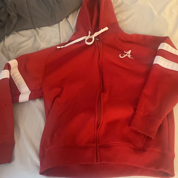 Red jacket - Picture 2 of 4